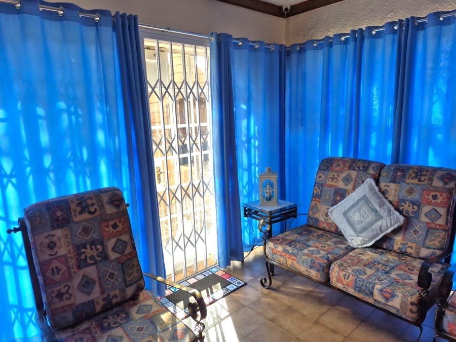 6 Bedroom Property for Sale in Flimieda North West